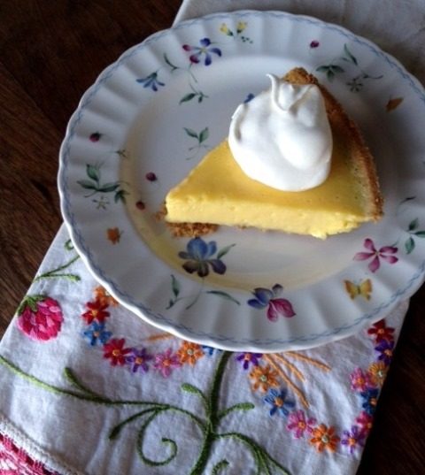 key lime pie on plate